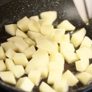 Жареная картошка с мясом Жареная картошка с мясом