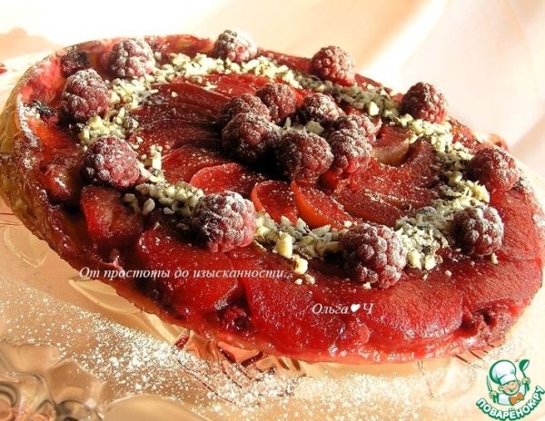 Малиновый "Татен" с айвой и яблоками