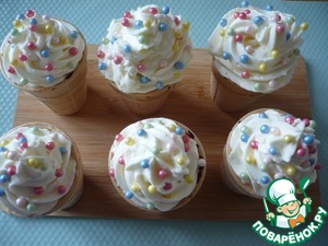 Капкейки в вафельных стаканчиках "Нетающее мороженое"