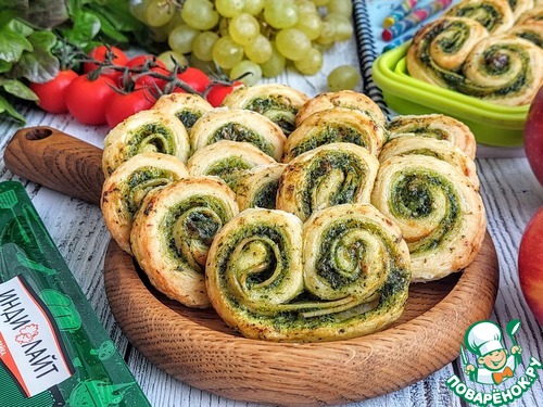 Слоёные ушки с ветчиной и шпинатом