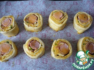 Слоеные рулетики с плавленым сыром