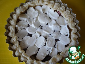 Слоеный пирог с беконом и ветчиной