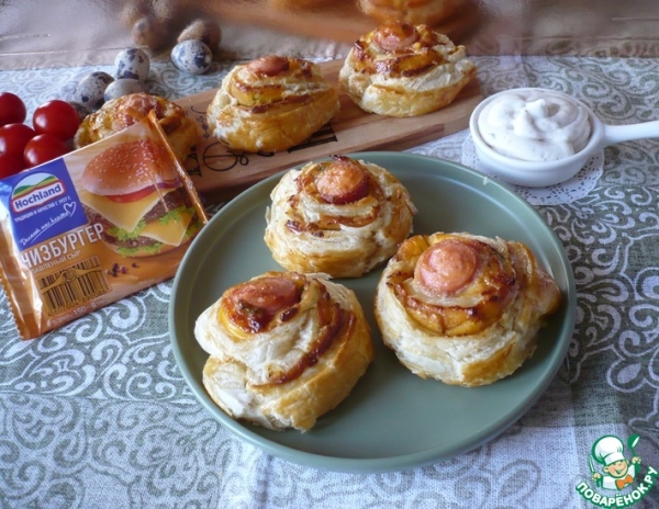 Слоеные рулетики с плавленым сыром