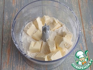 Киш с курицей и лисичками