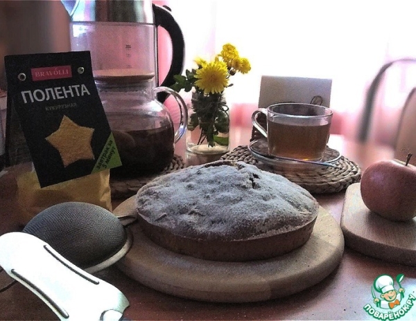 Заливной яблочный пирог с кукурузной полентой