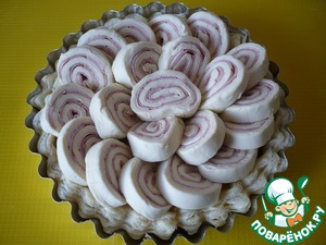 Слоеный пирог с беконом и ветчиной