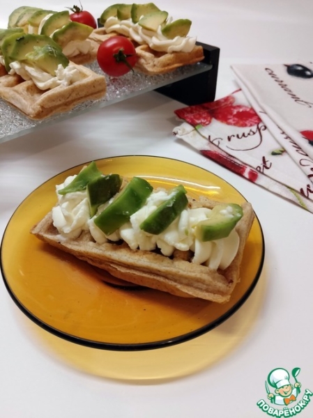 Вафли цельнозерновые с авокадо Вафли цельнозерновые с авокадо