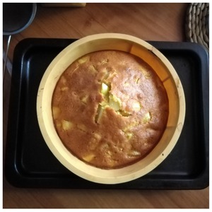 Заливной яблочный пирог с кукурузной полентой