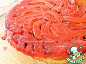 Малиновый "Татен" с айвой и яблоками