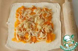 Тёплый пирог с тыквой и сыром