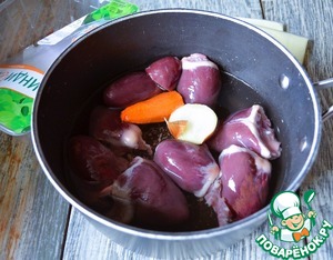 Сердечки индейки в слоёном тесте