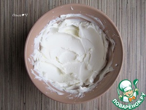 Белковый бисквитный рулет с хурмой Белковый бисквитный рулет с хурмой