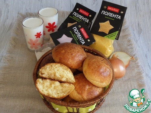 Булочки с полентой и жареным луком