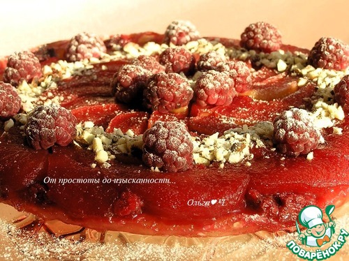 Малиновый "Татен" с айвой и яблоками