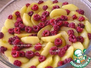 Малиновый "Татен" с айвой и яблоками