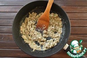 Булочки в вафельнице с мясной подливой Булочки в вафельнице с мясной подливой