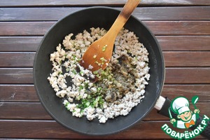 Булочки в вафельнице с мясной подливой Булочки в вафельнице с мясной подливой