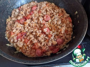 Бургер "Неряха Джо" с копчёными колбасками Бургер "Неряха Джо" с копчёными колбасками