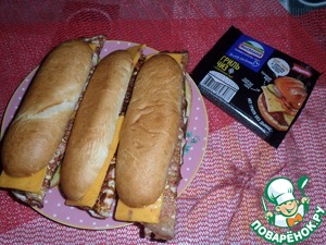 Бутерброд с яичным блином и сыром