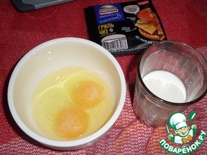 Бутерброд с яичным блином и сыром