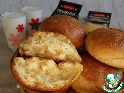 Булочки с полентой и жареным луком