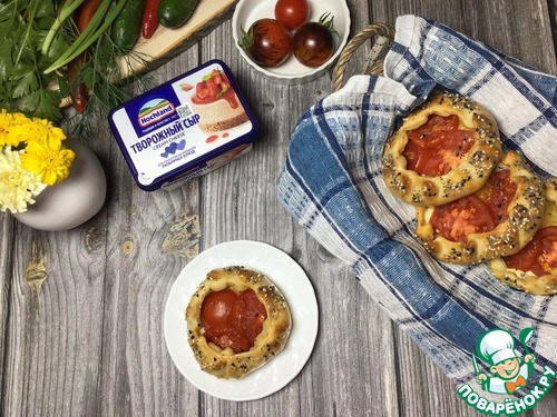 Галеты с помидорами