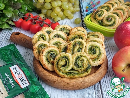 Слоёные ушки с ветчиной и шпинатом