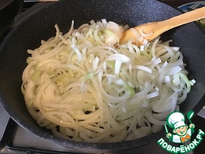 Чизбургер с карамелизированным луком