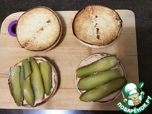 Чизбургер с карамелизированным луком