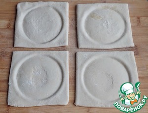 Слойки с сосисками и плавленым сыром Слойки с сосисками и плавленым сыром