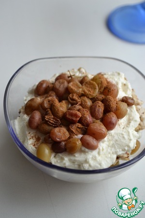 Десерт из хлебцев и винограда Десерт из хлебцев и винограда