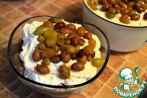 Десерт из хлебцев и винограда Десерт из хлебцев и винограда