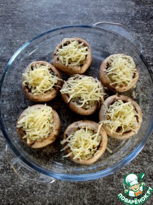 Фаршированные шампиньоны с полентой