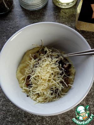 Фаршированные шампиньоны с полентой