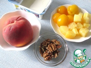 Фруктовый салат с брынзой и орехами Фруктовый салат с брынзой и орехами