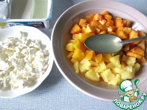 Фруктовый салат с брынзой и орехами Фруктовый салат с брынзой и орехами