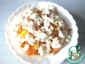 Фруктовый салат с брынзой и орехами Фруктовый салат с брынзой и орехами