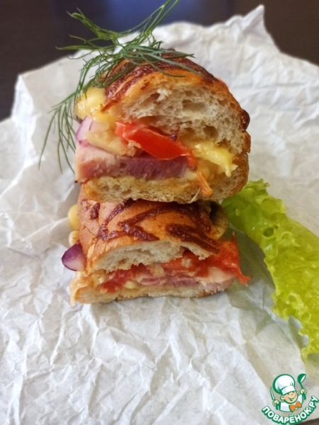 Горячий бутерброд с индейкой и шампиньонами Горячий бутерброд с индейкой и шампиньонами