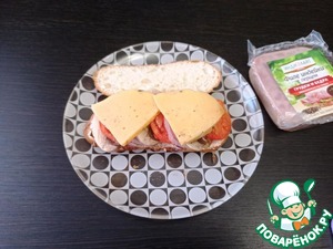 Горячий бутерброд с индейкой и шампиньонами Горячий бутерброд с индейкой и шампиньонами