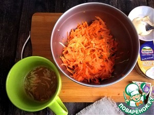 Горячий бутерброд с кабачком и морковью