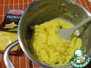 Кукурузно-манговый десерт с жареными орехами Кукурузно-манговый десерт с жареными орехами