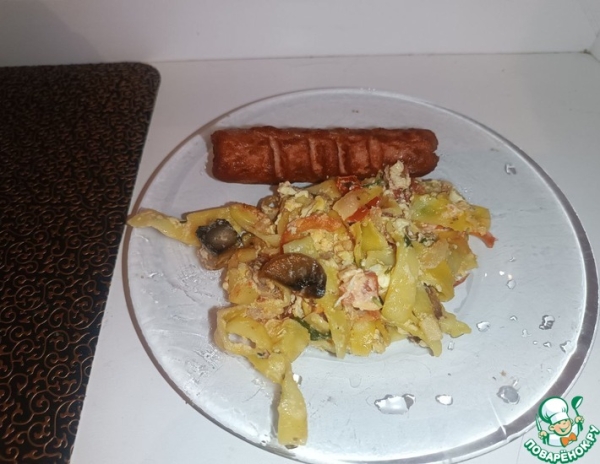 Лапша со сметаной, грибами и сыром