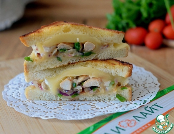 Мелт с индейкой и луковым миксом Мелт с индейкой и луковым миксом