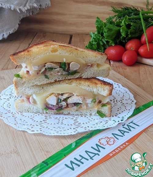 Мелт с индейкой и луковым миксом Мелт с индейкой и луковым миксом