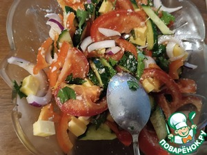"Мяучка" Лёгкий салат с помидорами и огурцами