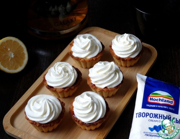 Пирожное "Корзинка" с сырно-сливочным кремом Пирожное "Корзинка" с сырно-сливочным кремом