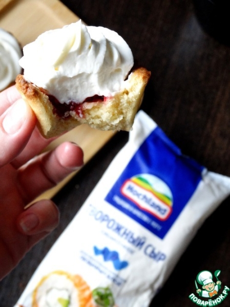 Пирожное "Корзинка" с сырно-сливочным кремом Пирожное "Корзинка" с сырно-сливочным кремом