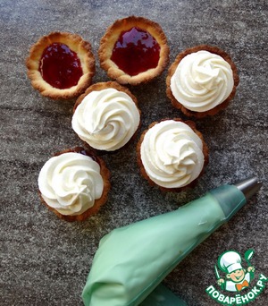 Пирожное "Корзинка" с сырно-сливочным кремом Пирожное "Корзинка" с сырно-сливочным кремом