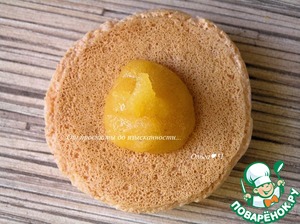 Пирожное "Макарон" с хурмой