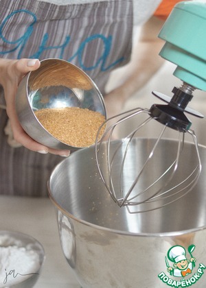 Пирожное-рулет безе Пирожное-рулет безе